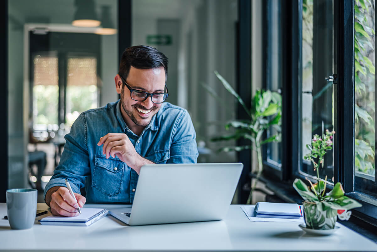 entrepreneur making business plan
